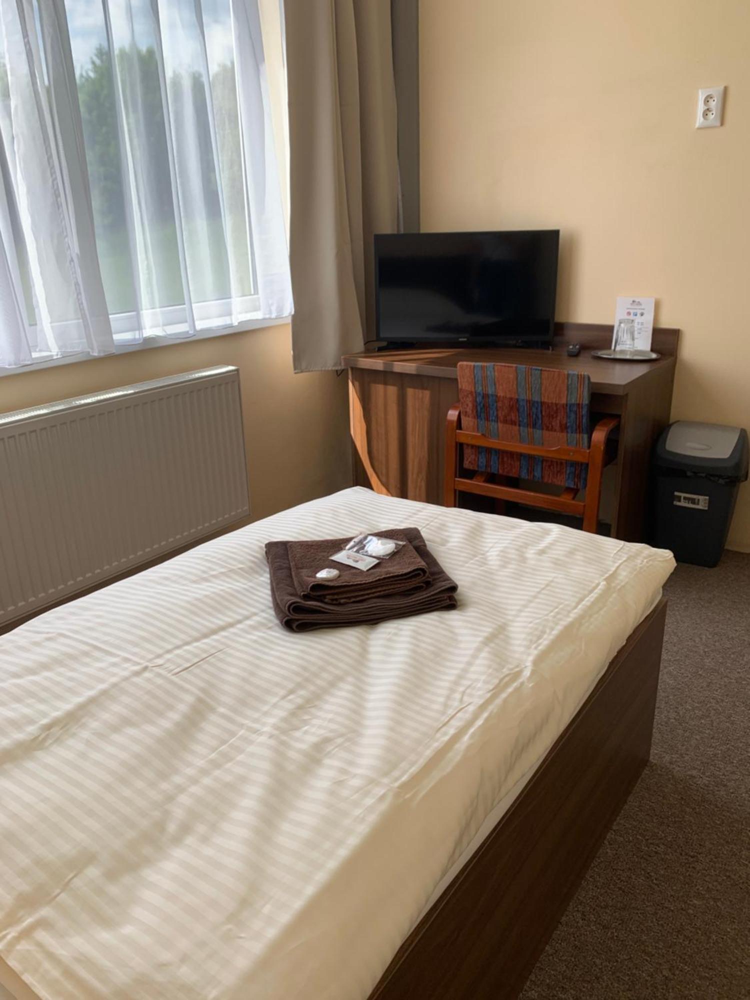 City Hotel B&B, Reception 24 7, 800M Od-From R1, Free Parking Μπάνσκα Μπίστριτσα Εξωτερικό φωτογραφία