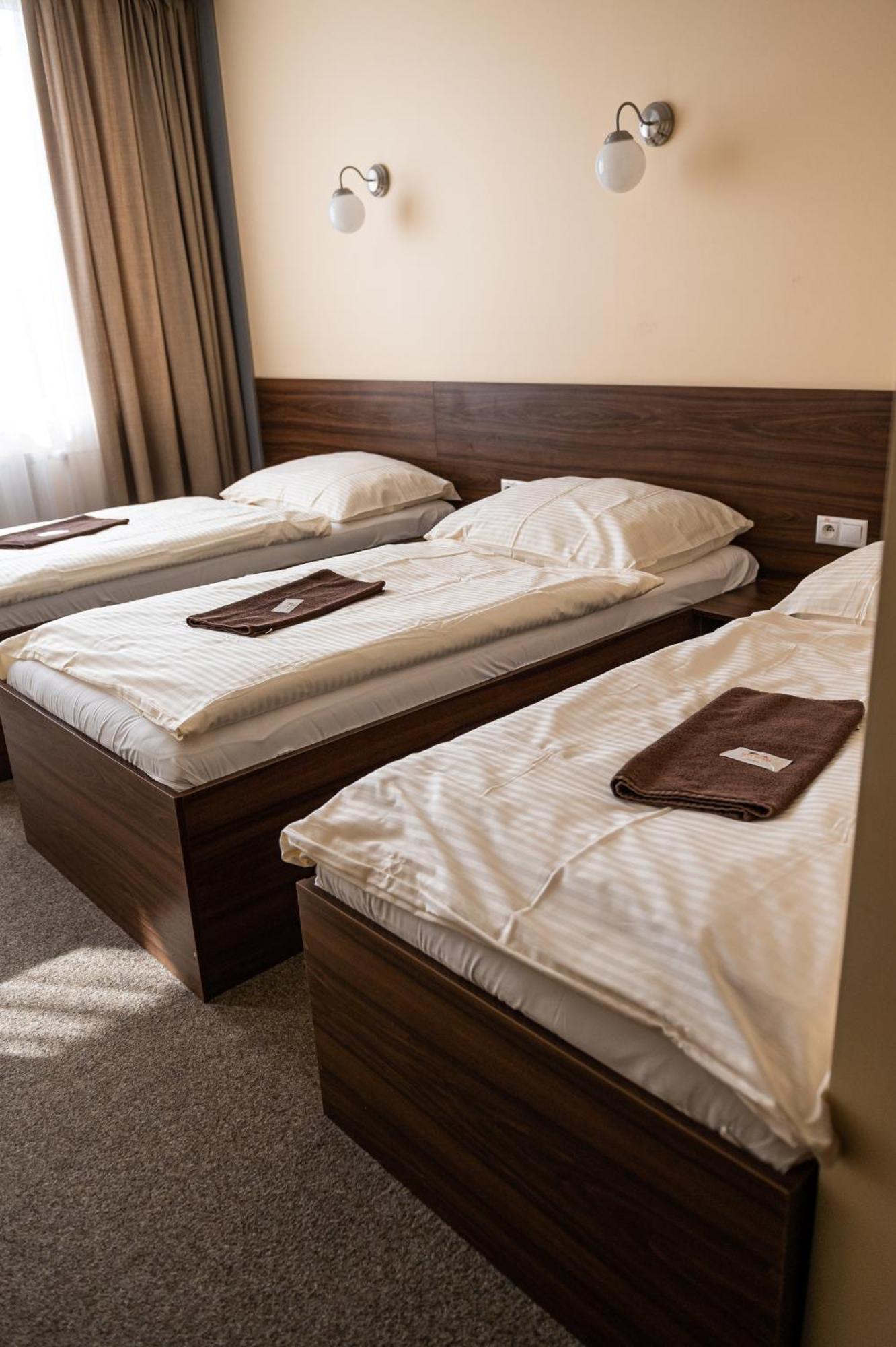 City Hotel B&B, Reception 24 7, 800M Od-From R1, Free Parking Μπάνσκα Μπίστριτσα Εξωτερικό φωτογραφία