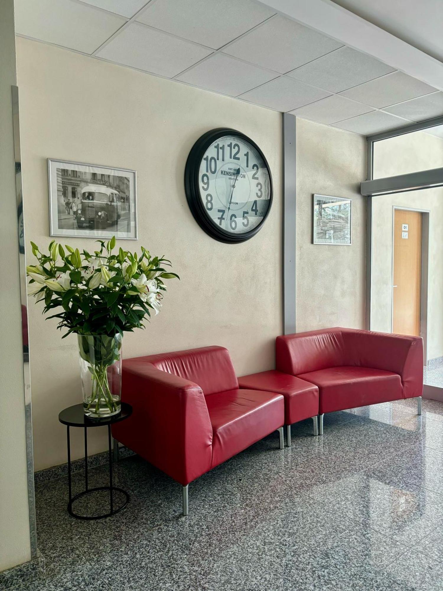 City Hotel B&B, Reception 24 7, 800M Od-From R1, Free Parking Μπάνσκα Μπίστριτσα Εξωτερικό φωτογραφία
