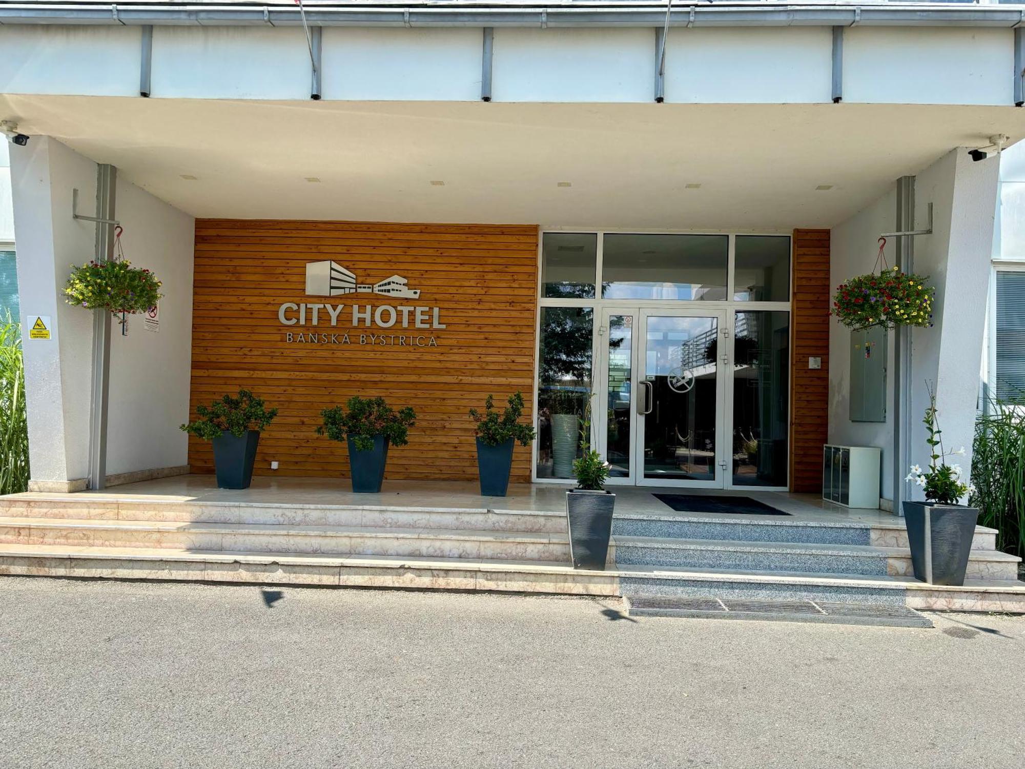 City Hotel B&B, Reception 24 7, 800M Od-From R1, Free Parking Μπάνσκα Μπίστριτσα Εξωτερικό φωτογραφία