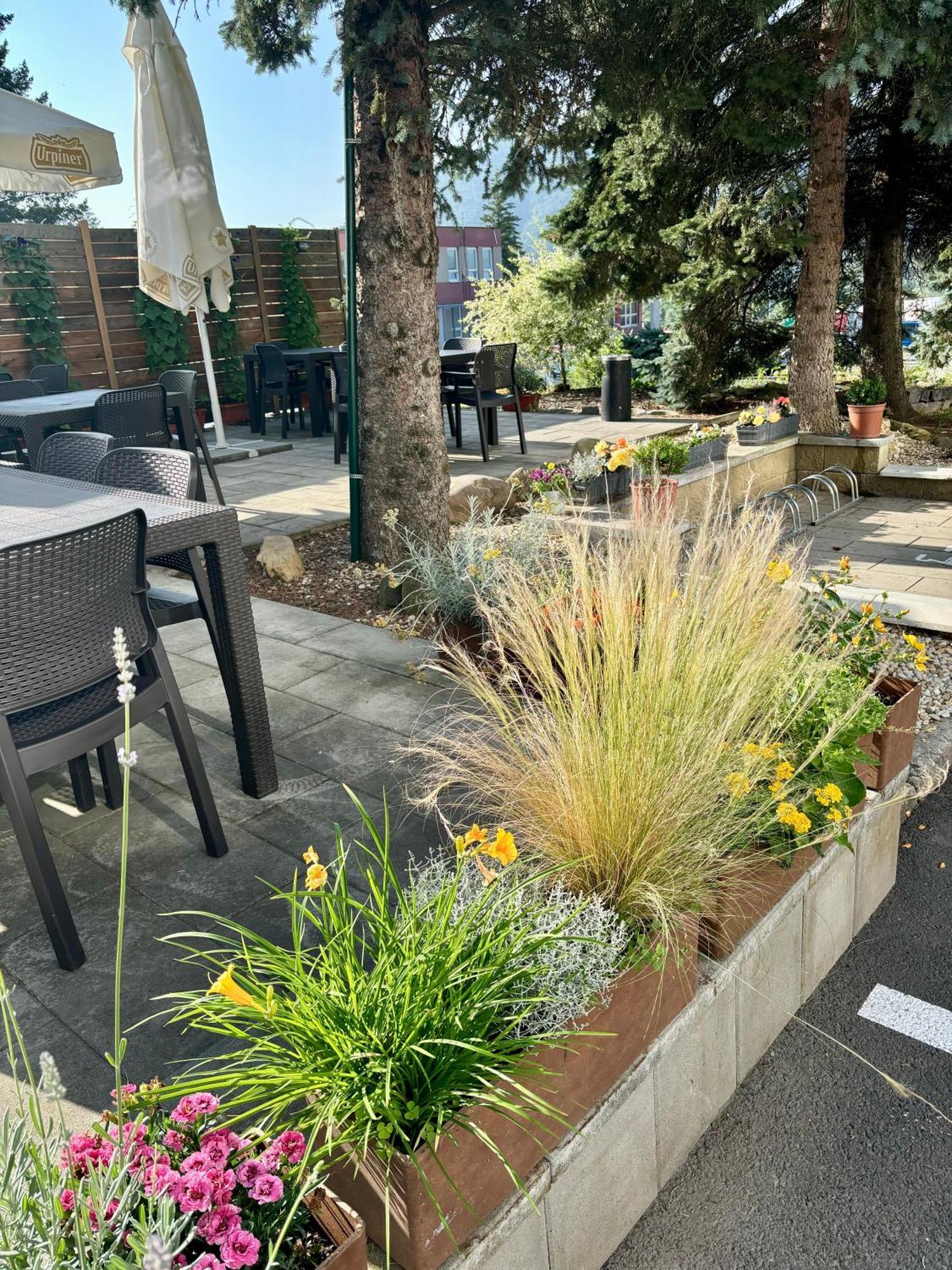 City Hotel B&B, Reception 24 7, 800M Od-From R1, Free Parking Μπάνσκα Μπίστριτσα Εξωτερικό φωτογραφία