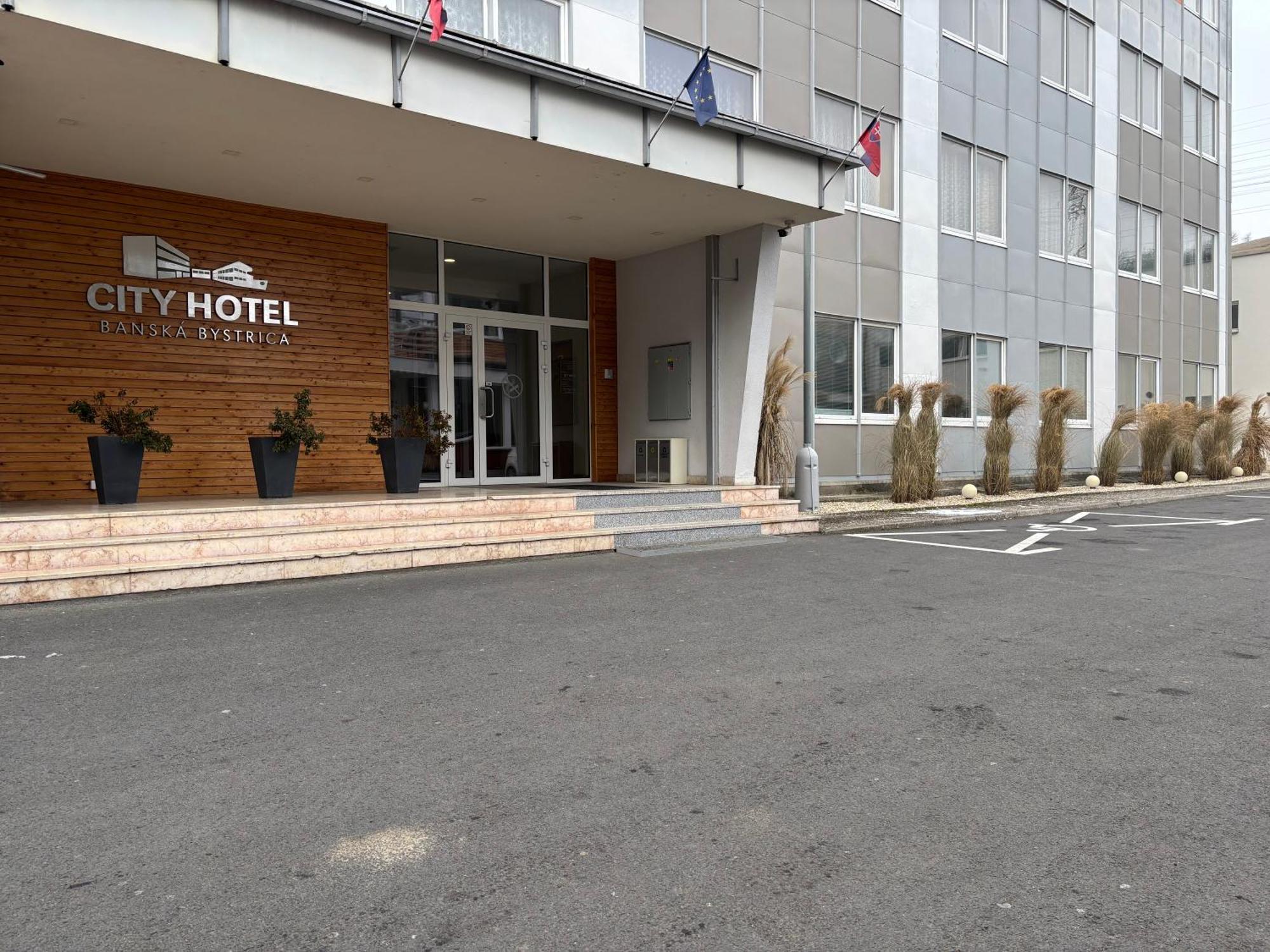 City Hotel B&B, Reception 24 7, 800M Od-From R1, Free Parking Μπάνσκα Μπίστριτσα Εξωτερικό φωτογραφία