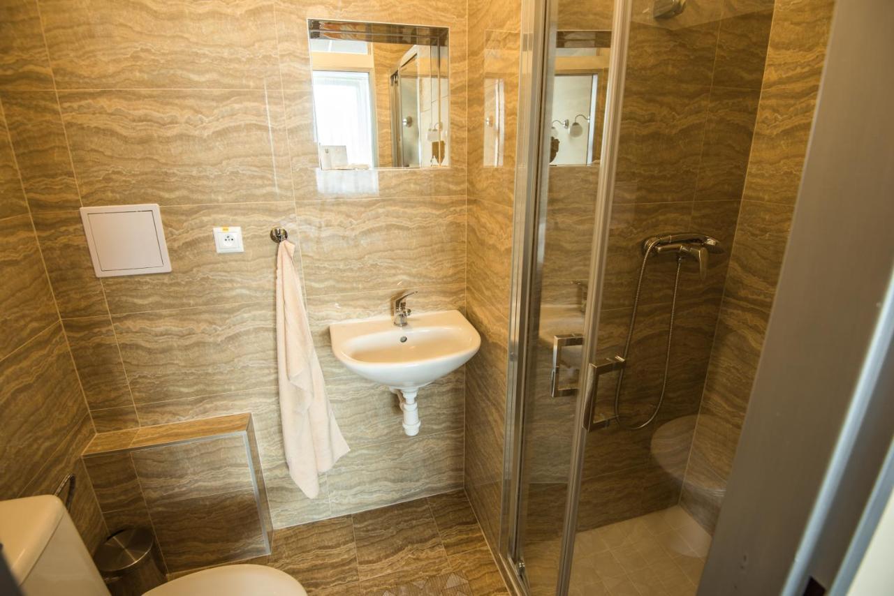 City Hotel B&B, Reception 24 7, 800M Od-From R1, Free Parking Μπάνσκα Μπίστριτσα Εξωτερικό φωτογραφία