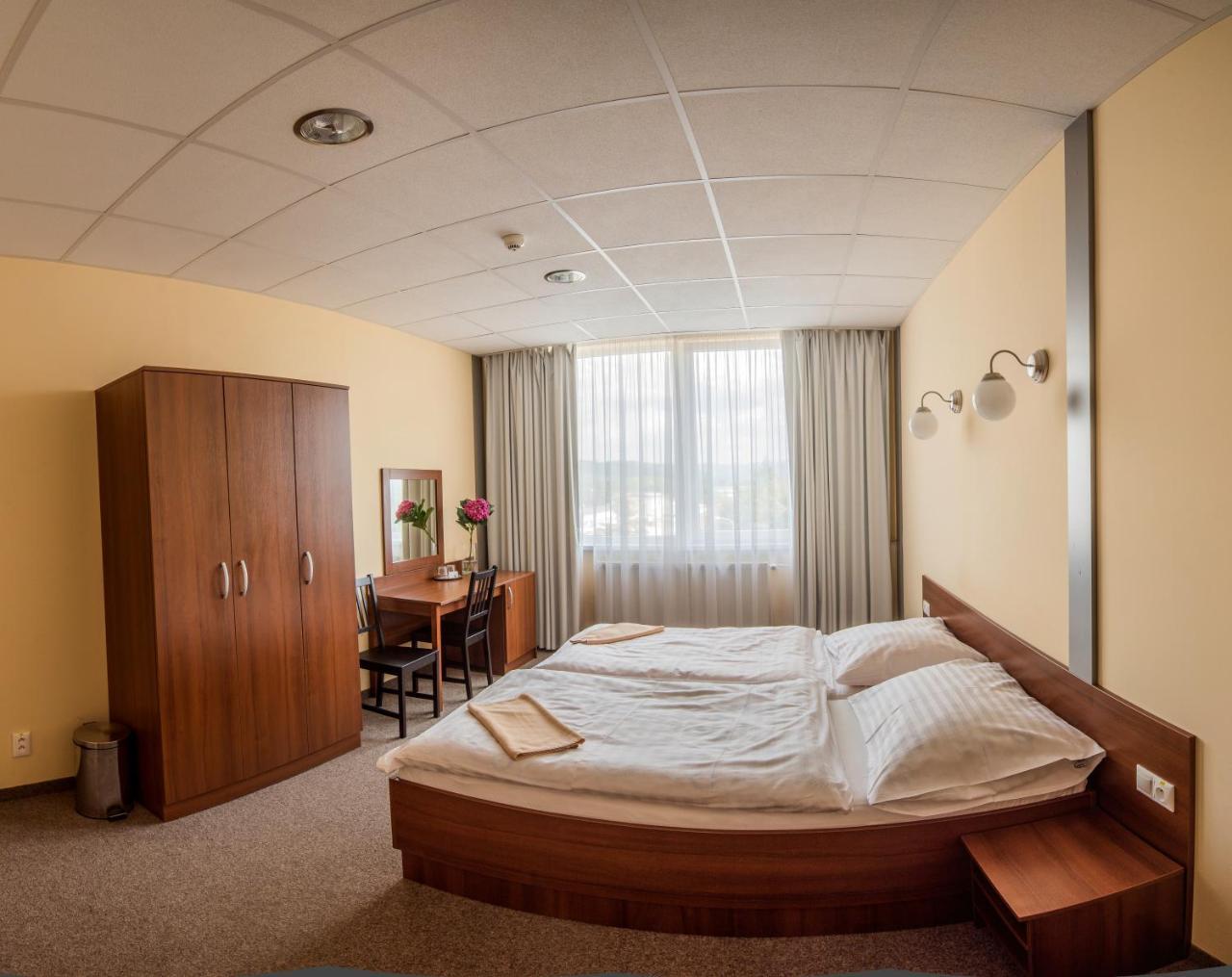 City Hotel B&B, Reception 24 7, 800M Od-From R1, Free Parking Μπάνσκα Μπίστριτσα Εξωτερικό φωτογραφία