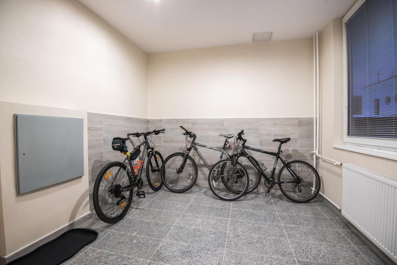 City Hotel B&B, Reception 24 7, 800M Od-From R1, Free Parking Μπάνσκα Μπίστριτσα Εξωτερικό φωτογραφία
