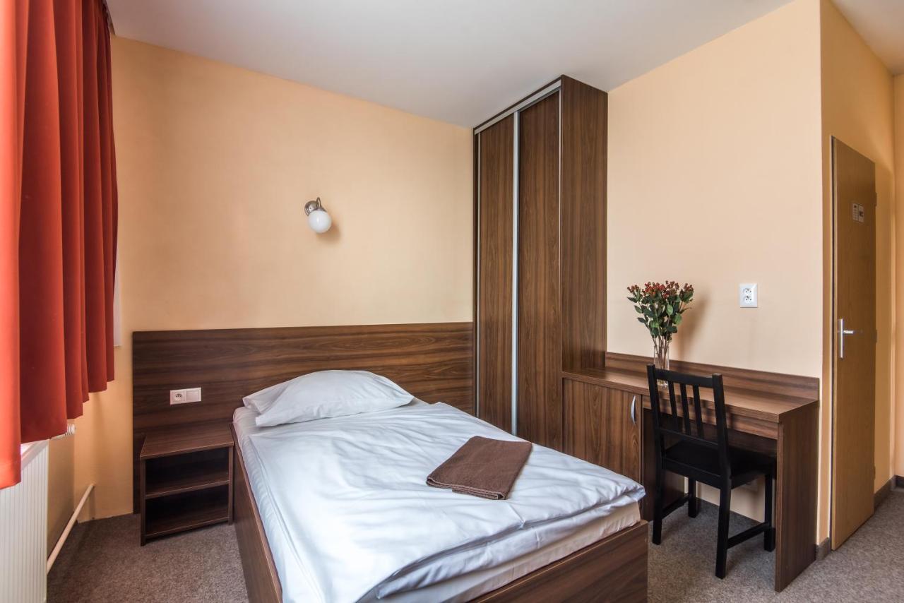 City Hotel B&B, Reception 24 7, 800M Od-From R1, Free Parking Μπάνσκα Μπίστριτσα Εξωτερικό φωτογραφία